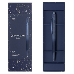 Długopis CARAN D'ACHE 849 Cosmic Blue w pudełku niebieski-253790