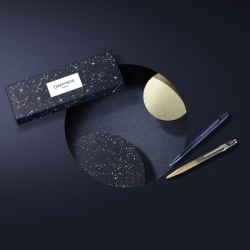 Długopis CARAN D'ACHE 849 Cosmic Blue w pudełku niebieski-253792
