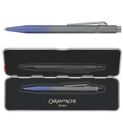 Długopis CARAN D'ACHE 849 Claim Your Style Edycja 5 w pudełku stormy blue-254068