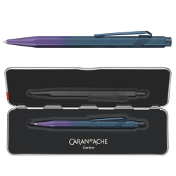 Długopis CARAN D'ACHE 849 Claim Your Style Edycja 5 w pudełku purple ocean-254074
