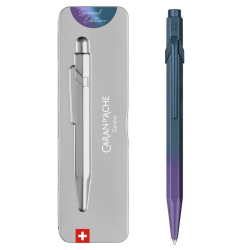 Długopis CARAN D'ACHE 849 Claim Your Style Edycja 5 w pudełku purple ocean-254078